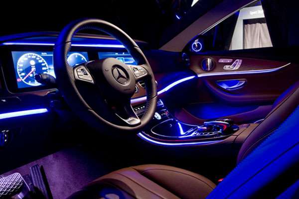 Đèn LED viền nội thất dành cho Mercedes Benz Được phân phối tại Độ Xe Long Thịnh