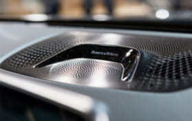Hệ thống Bowe & Wilkins dành cho BMW được phân phối bởi Độ Xe Long Thịnh